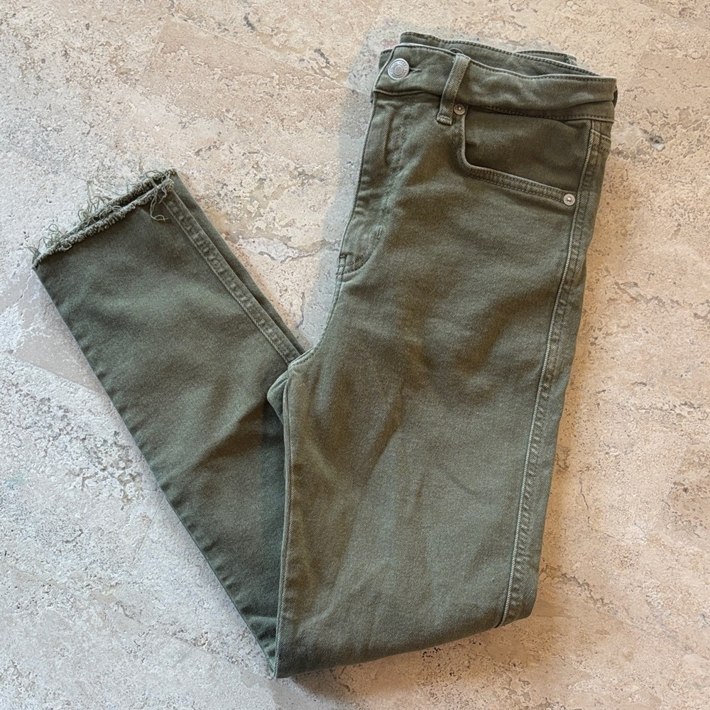 We The Free 29 Olive Green Skinny distressed Jeans